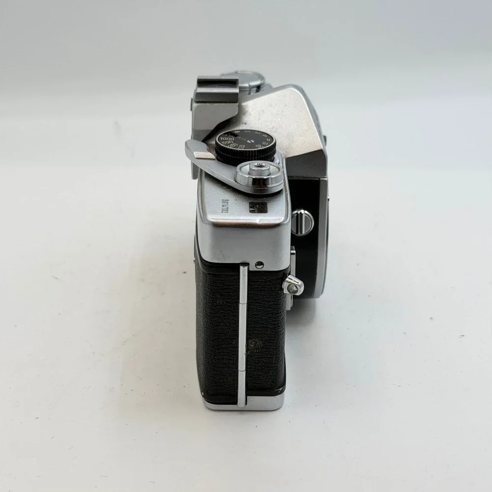 Minolta SR-7 Vintage 35mm SLR Film Camera Body Silver Black Made in Japan